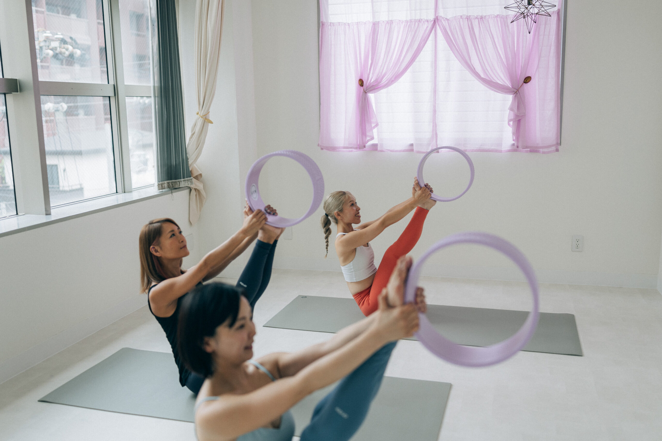 ワンダーホイールヨガアクティブ 大阪梅田のヨガスタジオ  STUDIO WANDARA 