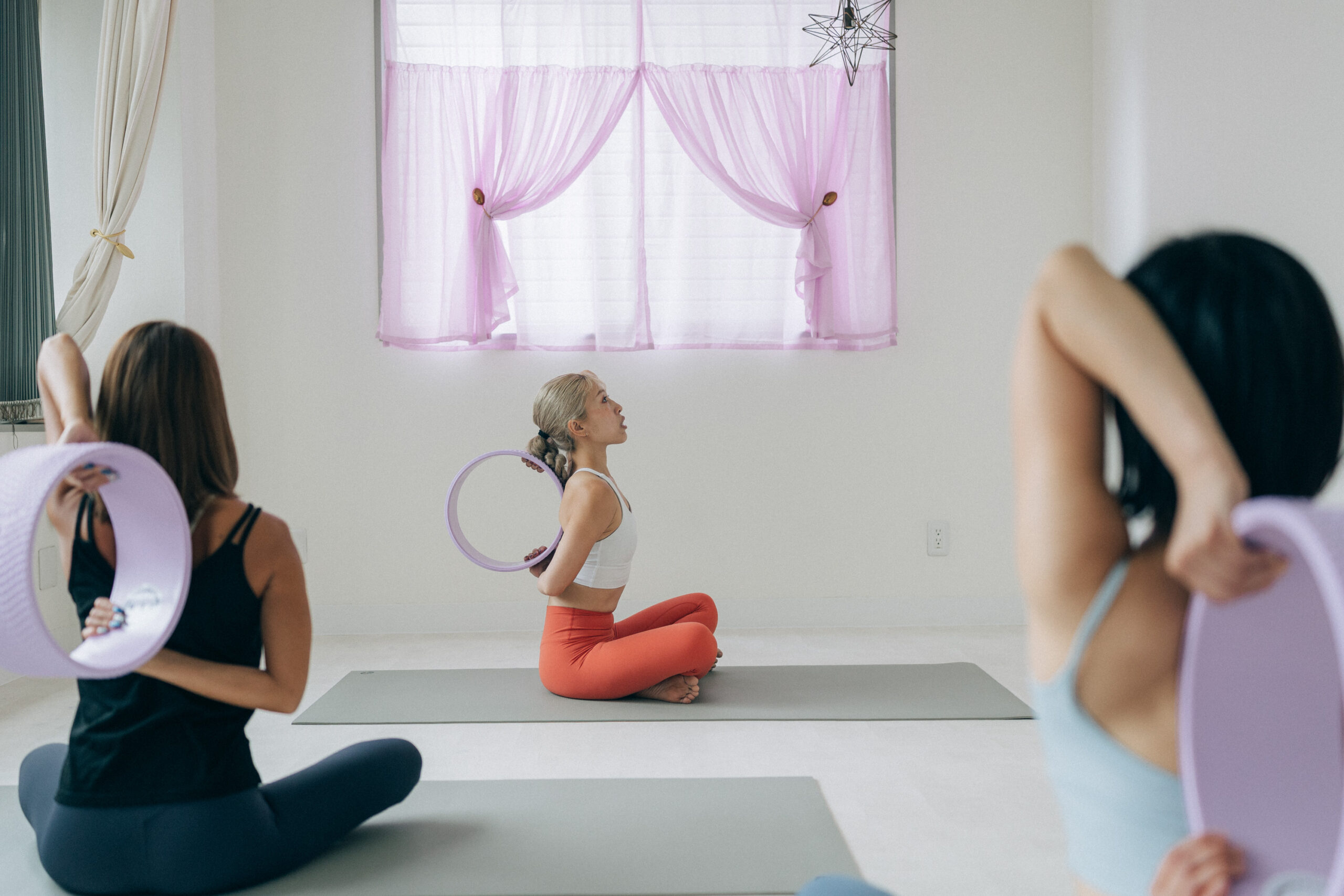 ワンダーホイールヨガベーシック 大阪梅田のヨガスタジオ  STUDIO WANDARA 